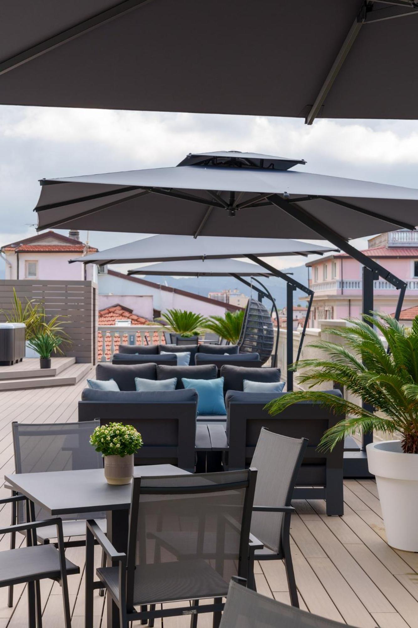 VI Suites Viareggio Exterior photo