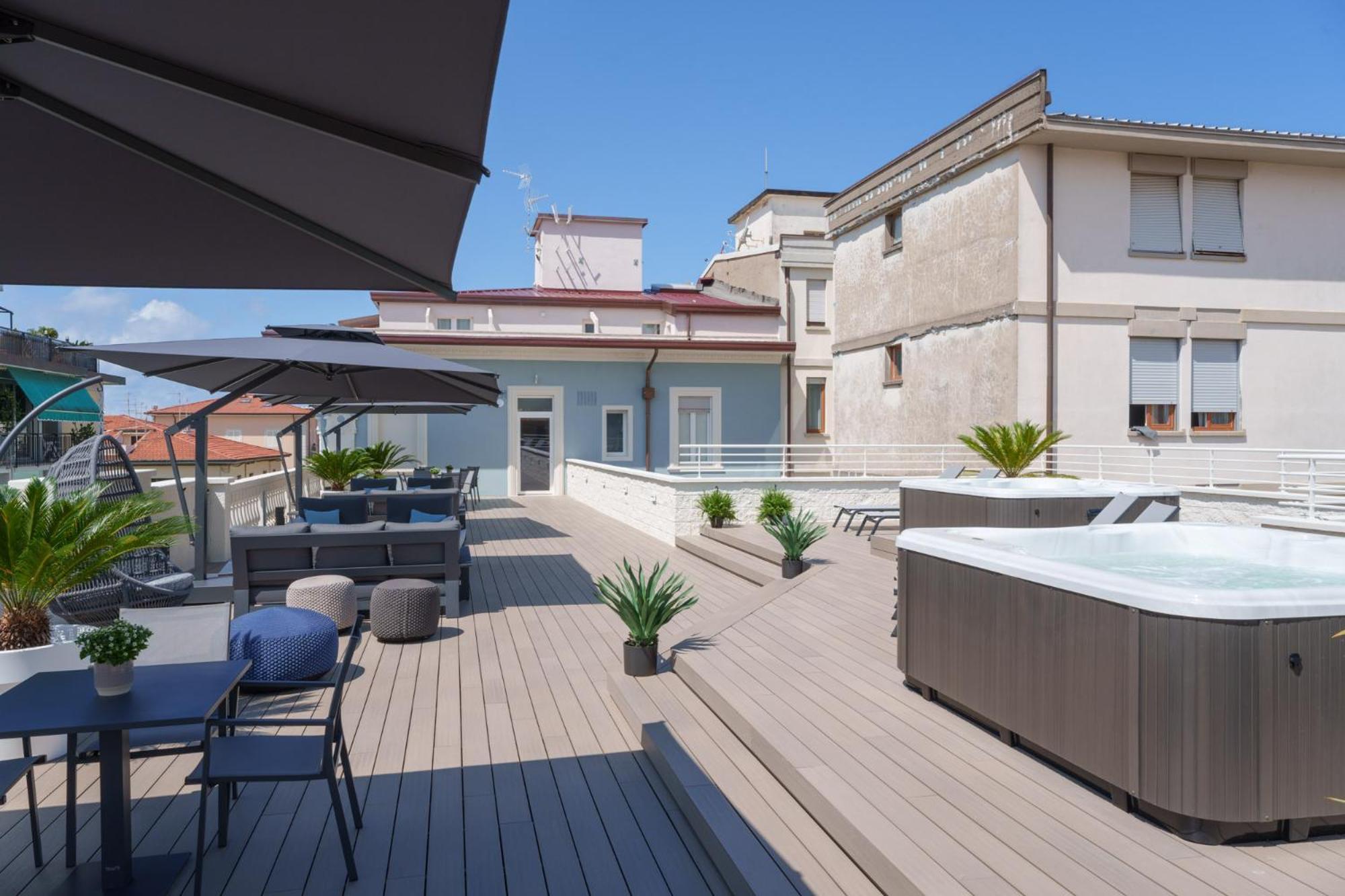 VI Suites Viareggio Exterior photo